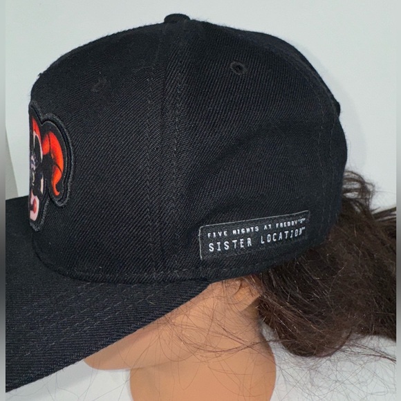FIVE NIGHTS AT FREDDY'S- SISTER LOCATION- SNAPBACK HAT - Picture 3 of 8